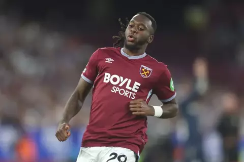 "تجربة أفريقية".. بيساكا يستعد لتمثيل منتخبه الجديد